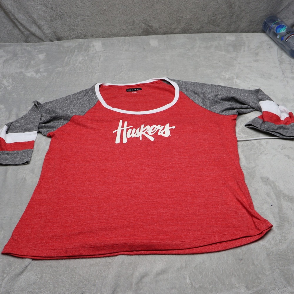Nebraska Huskers Shirt Womens 2XL 5th & Ocean Red NCAA Fan Gear Raglan $36 NEW